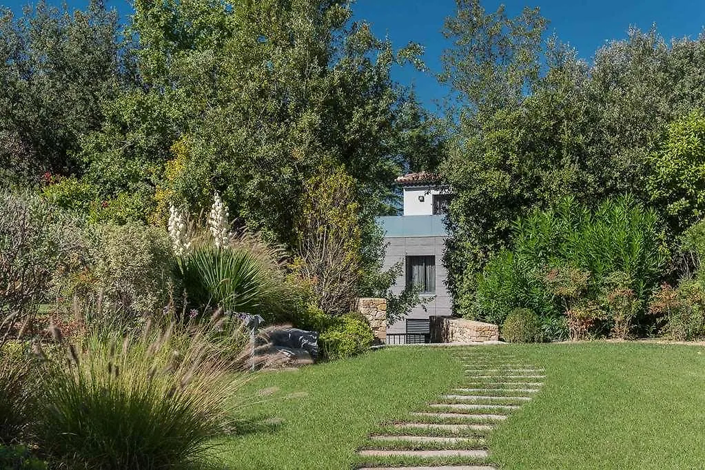 Domaine Rampale Bed & Breakfast Fuveau