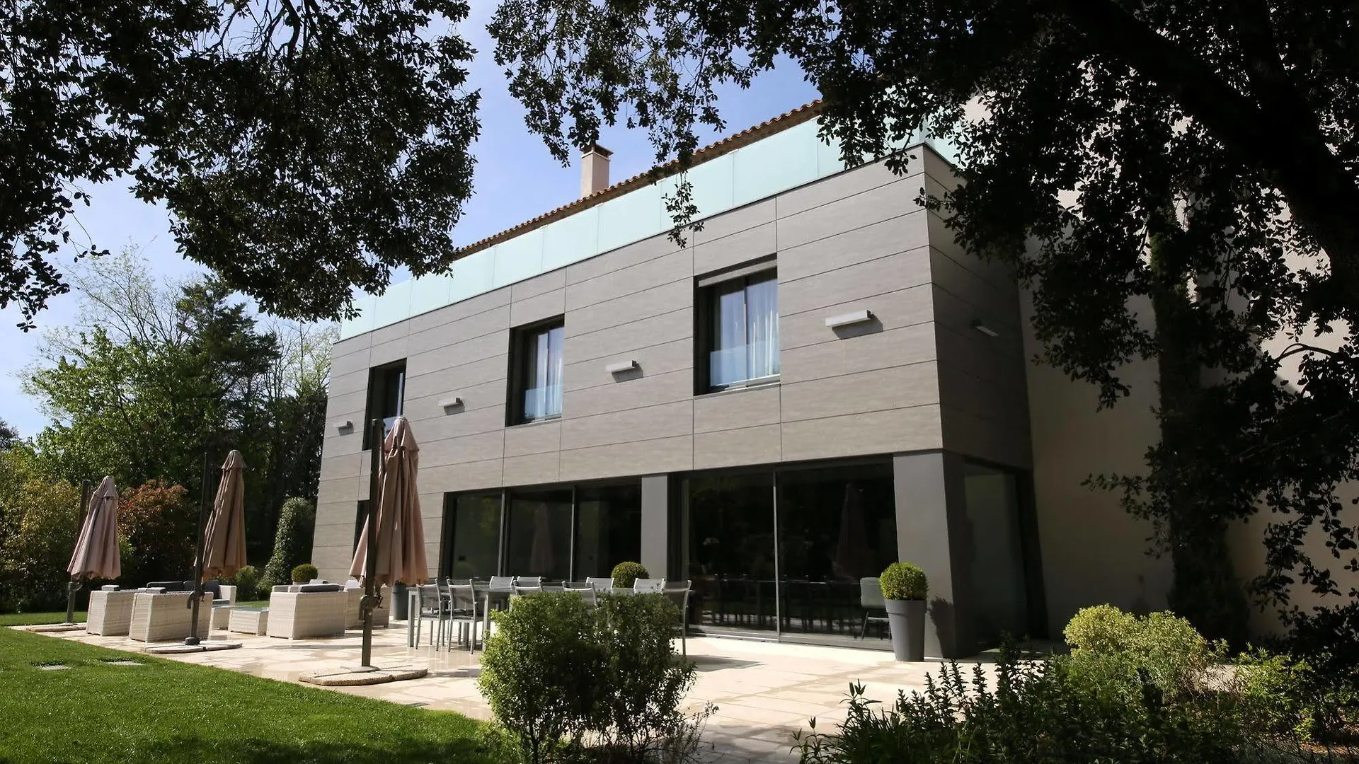 Domaine Rampale Bed & Breakfast Fuveau 3*,  France